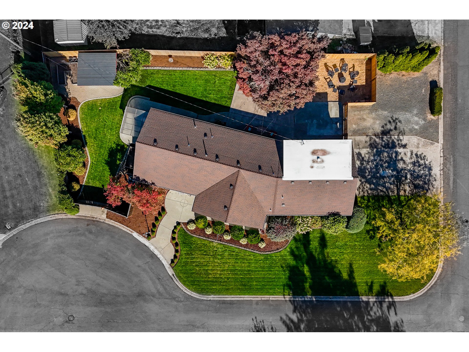 1440 Fetlock Court Eugene, OR 97401 - Photo 27 of 31 an aerial view of a house