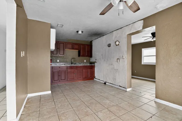 $137,700 | 1228 Southeast 19th Street, Gainesville, FL 32641