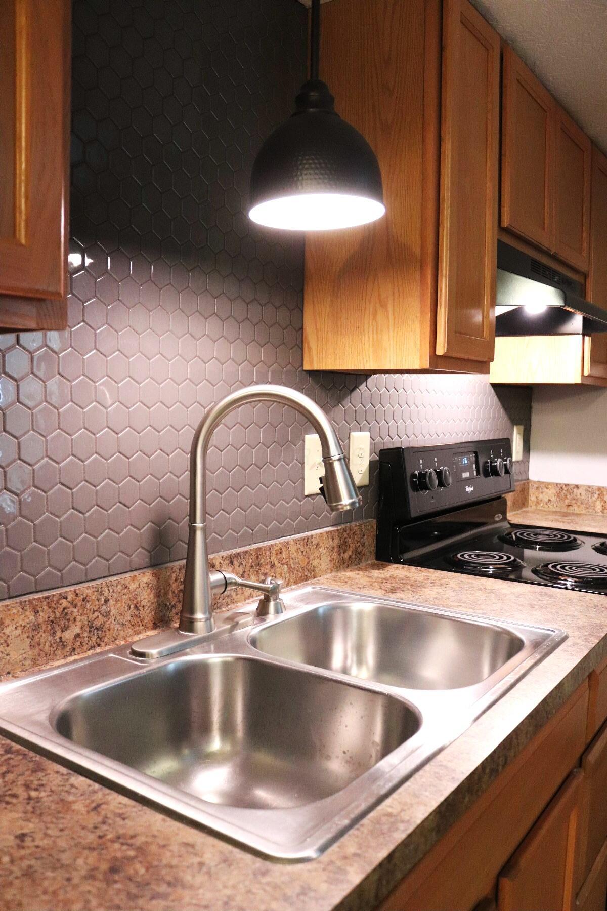 47 High Street Delaware, OH 43015 - Photo 11 of 42 New sink faucet and backsplash