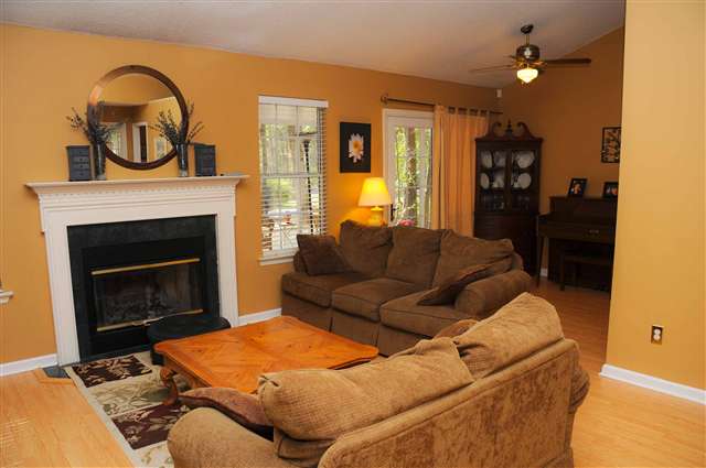 1702 Folkstone Road, Unit 2 Tallahassee, FL 32312 - Photo 20 of 25 Gallery Image 20