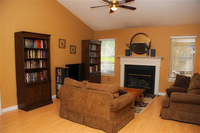 1702 Folkstone Road, Unit 2 Tallahassee, FL 32312 - Photo 21 of 25 Gallery Image 21