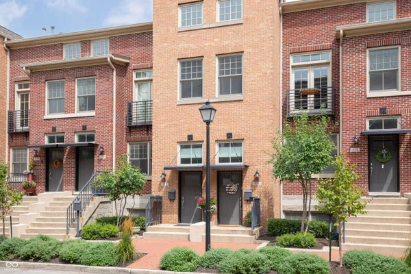 $2,800 | 517 North Park Avenue, Indianapolis, IN 46202