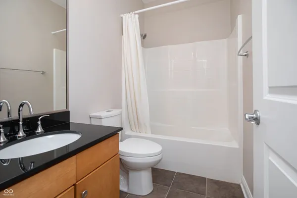 $2,800 | 517 North Park Avenue, Indianapolis, IN 46202