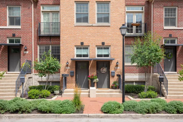 $2,800 | 517 North Park Avenue, Indianapolis, IN 46202