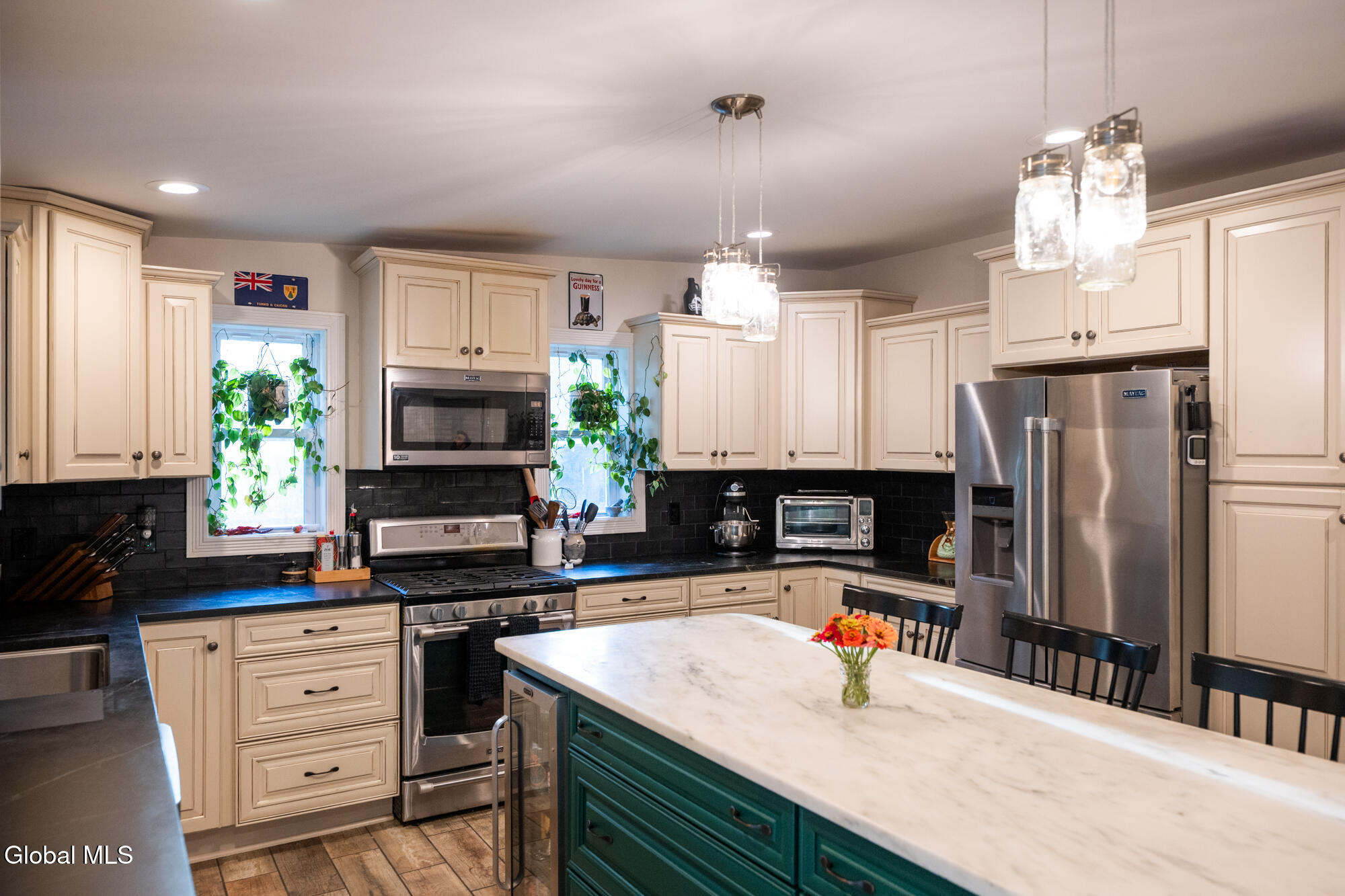 261 Old Post Road Malta, NY 12020 - Photo 15 of 48 _NZB5725