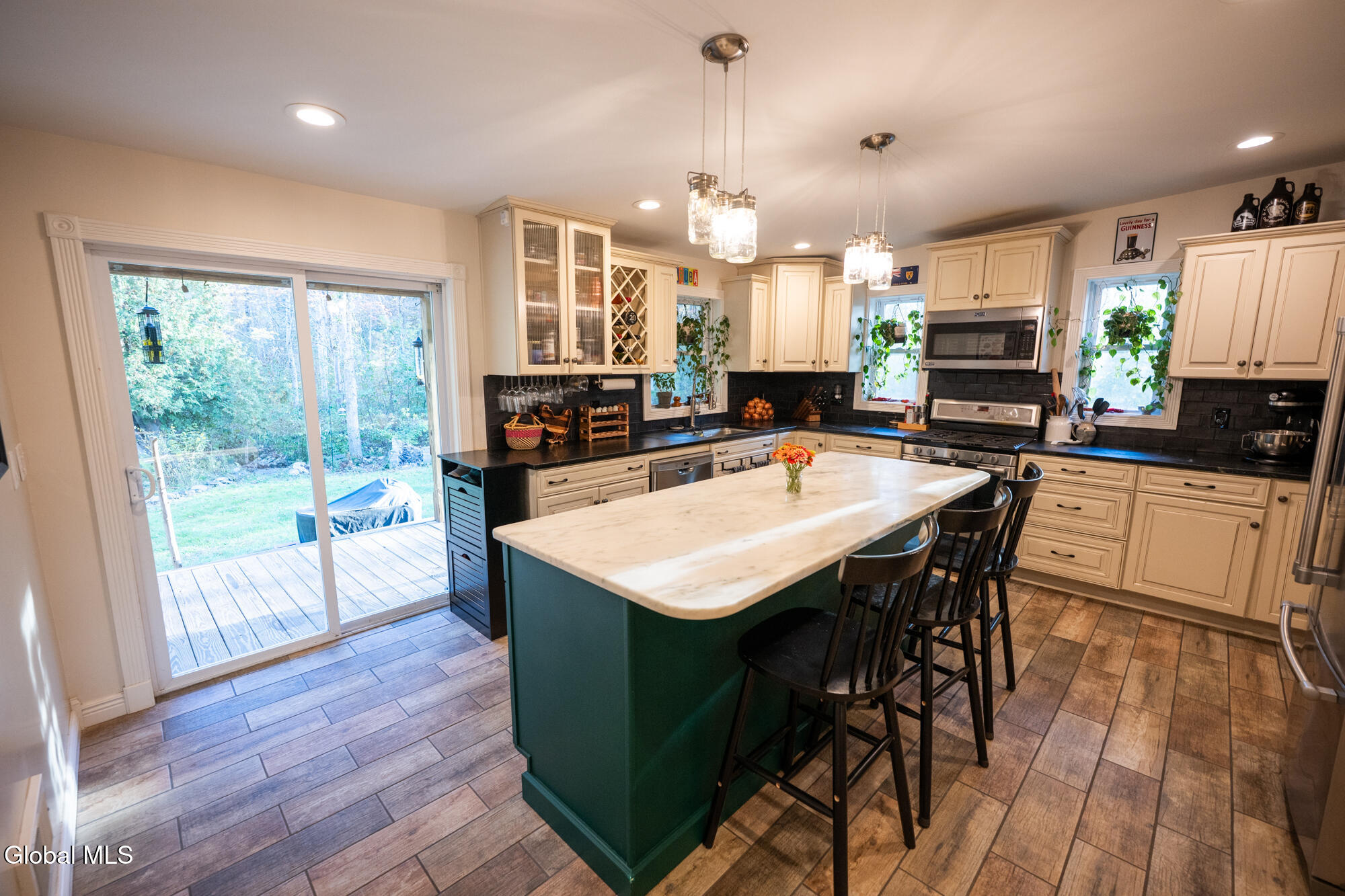 261 Old Post Road Malta, NY 12020 - Photo 16 of 48 _NZB5723