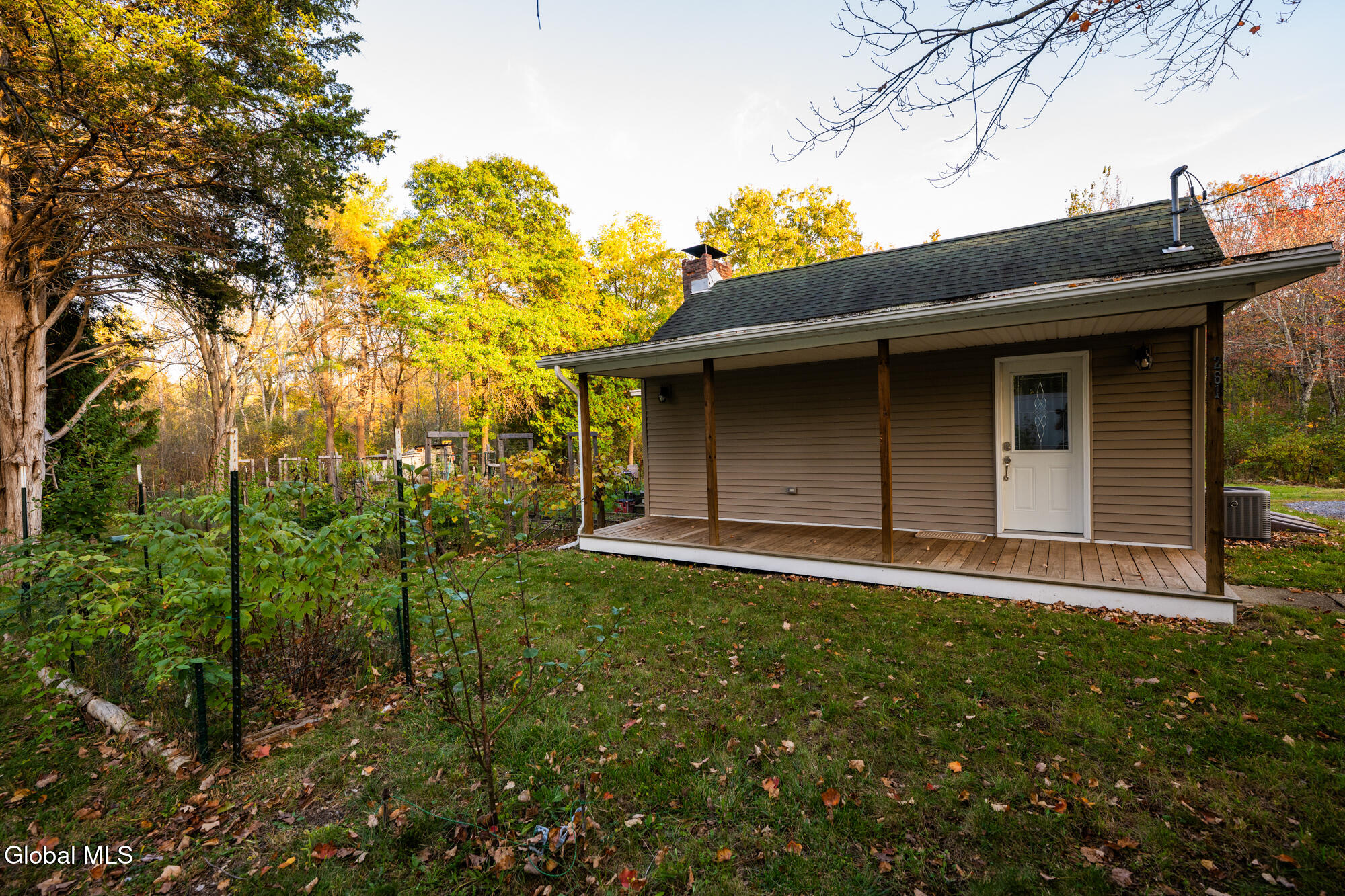 261 Old Post Road Malta, NY 12020 - Photo 4 of 48 _NZB5846