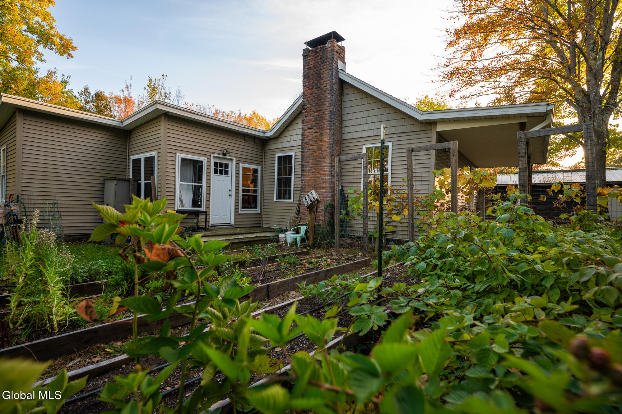 261 Old Post Road Malta, NY 12020 - Photo 5 of 48 _NZB5829