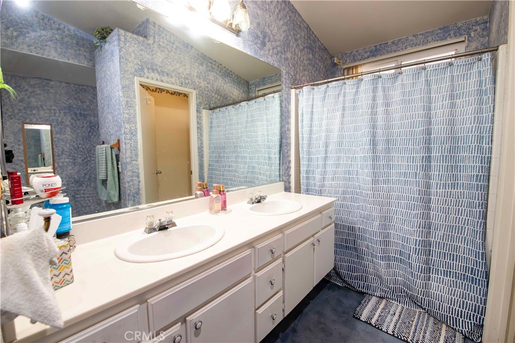 4543 Windstar Way Palmdale, CA 93552 - Photo 30 of 49