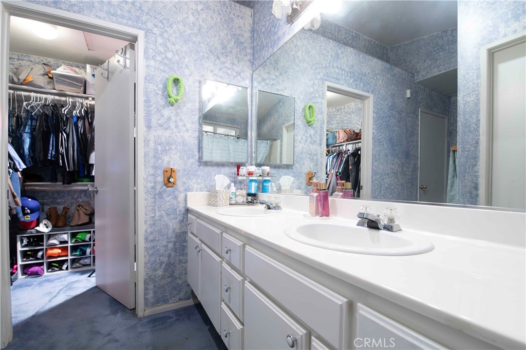 4543 Windstar Way Palmdale, CA 93552 - Photo 32 of 49