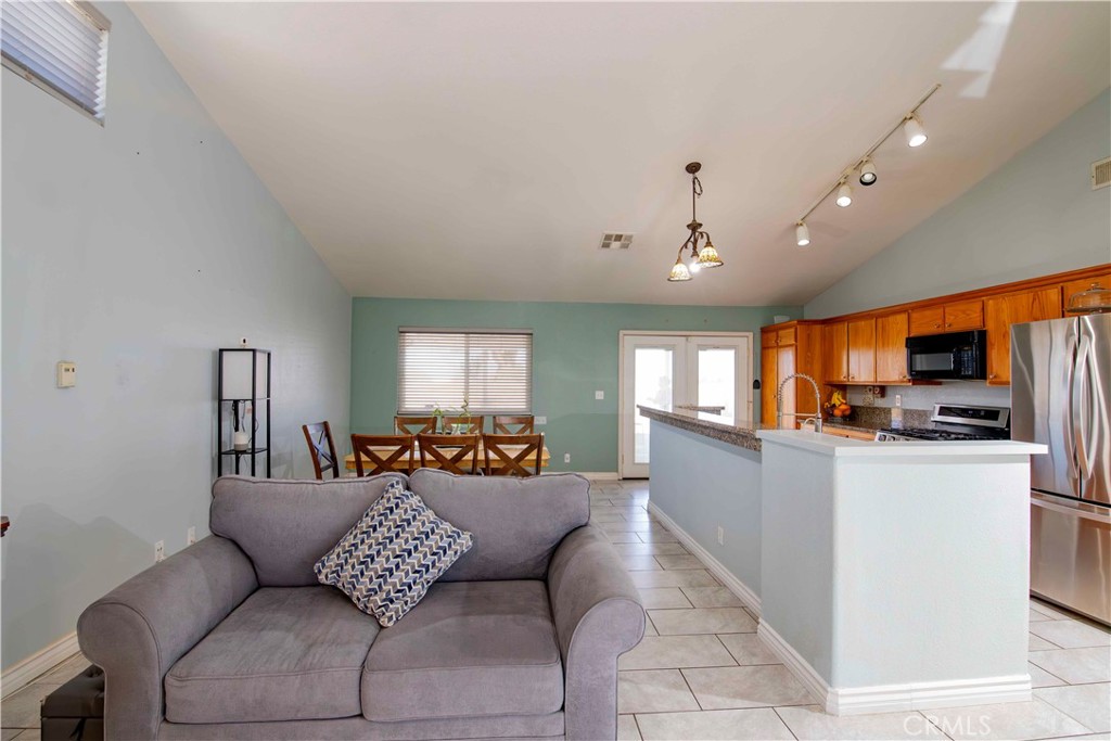 4543 Windstar Way Palmdale, CA 93552 - Photo 7 of 49