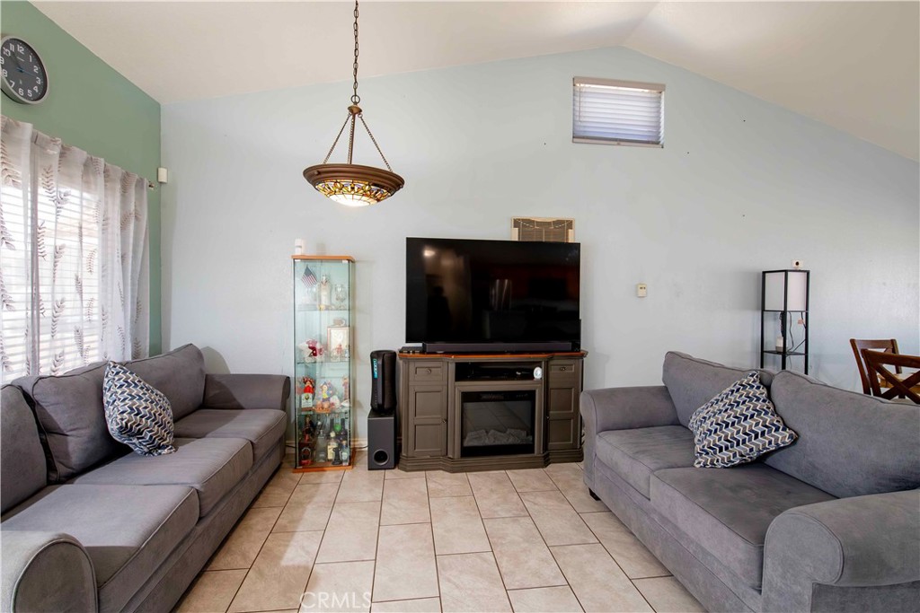 4543 Windstar Way Palmdale, CA 93552 - Photo 8 of 49