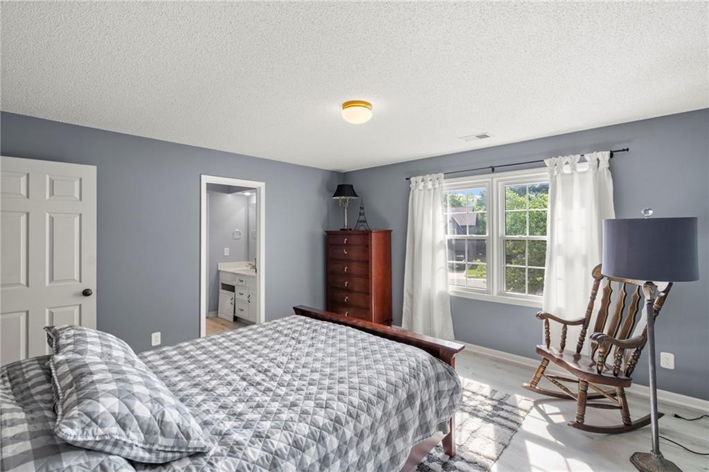 12811 Reeder Street Overland Park, KS 66213 - Photo 23 of 53