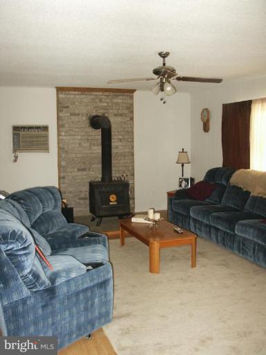 27115 River Bridge Road Henderson, MD 21640 - Photo 3 of 10 Living Room