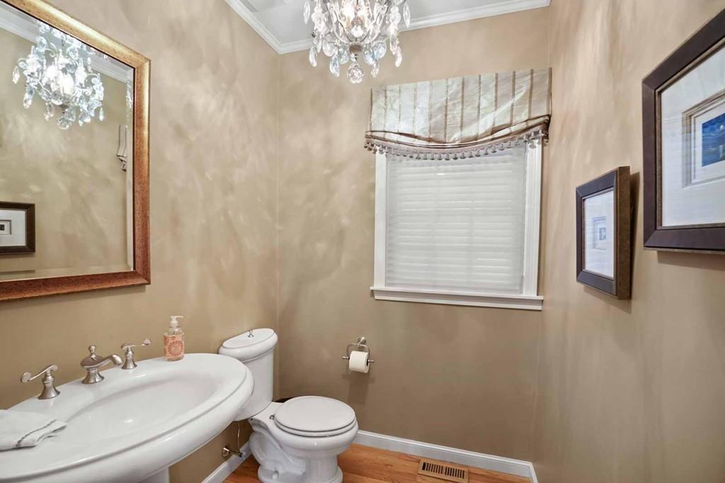 28 Elizabeth Road Hopkinton, MA 01748 - Photo 9 of 42 Gallery Image 9