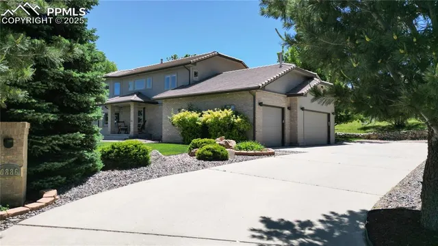 a view of outdoor space yard and patio