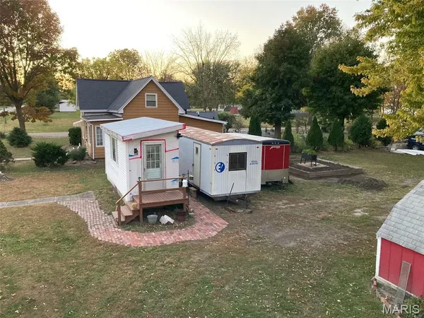 $14,500 | 210 East Raymon Avenue, Witt, IL 62094
