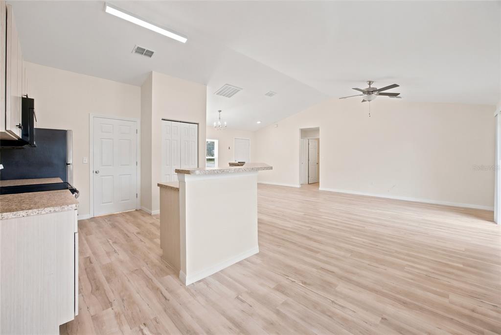 16342 Southwest 23rd Court Road Ocala, FL 34473 - Photo 10 of 32 Gallery Image 10