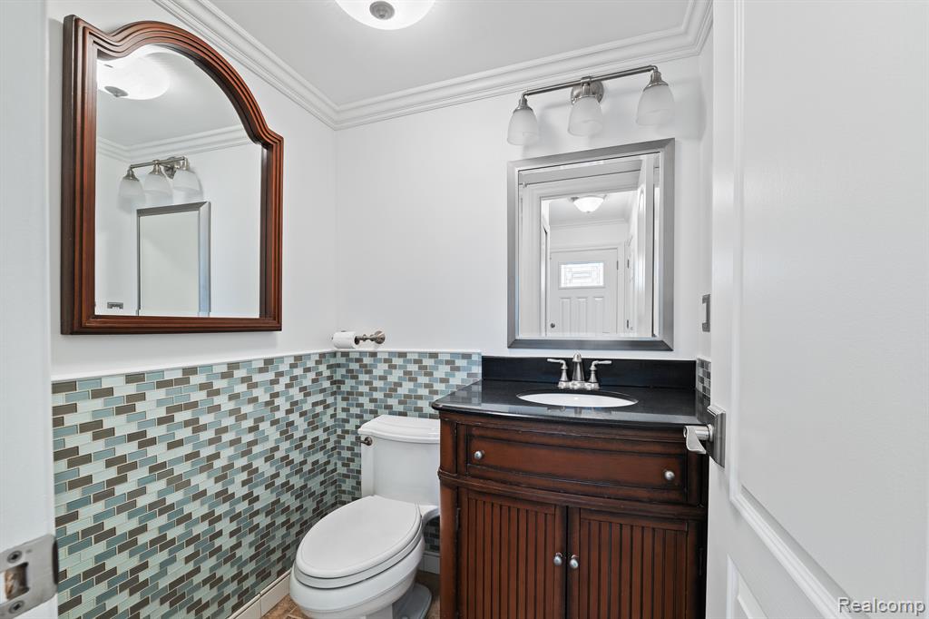 51 Manor Way Rochester Hills, MI 48309 - Photo 8 of 25