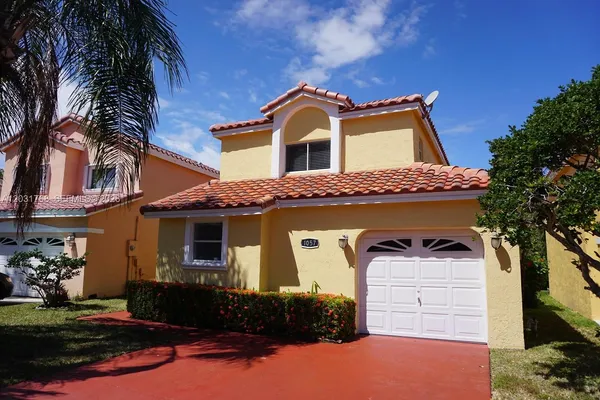$3,800 | 1057 Southeast 6th Avenue, Dania Beach, FL 33004