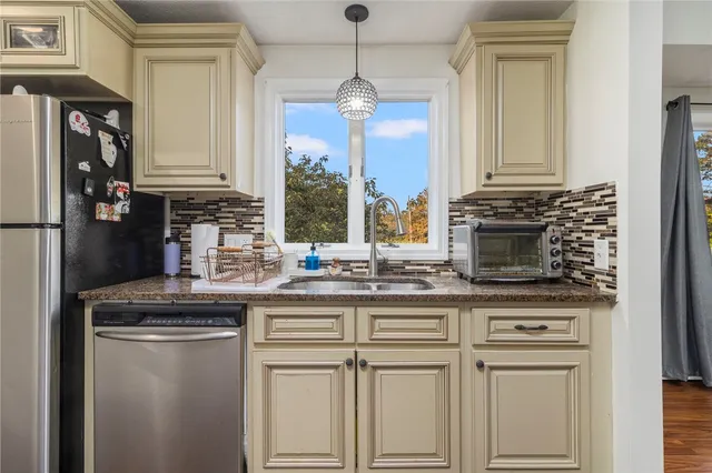 $330,000 | 58 Needle Grove Point, Unit D, North Providence, RI 02904