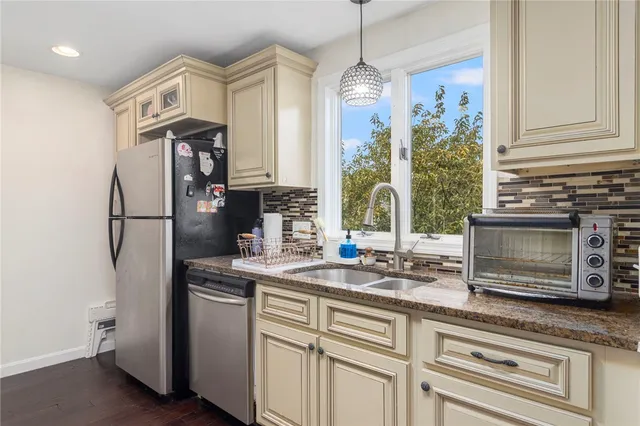 $330,000 | 58 Needle Grove Point, Unit D, North Providence, RI 02904