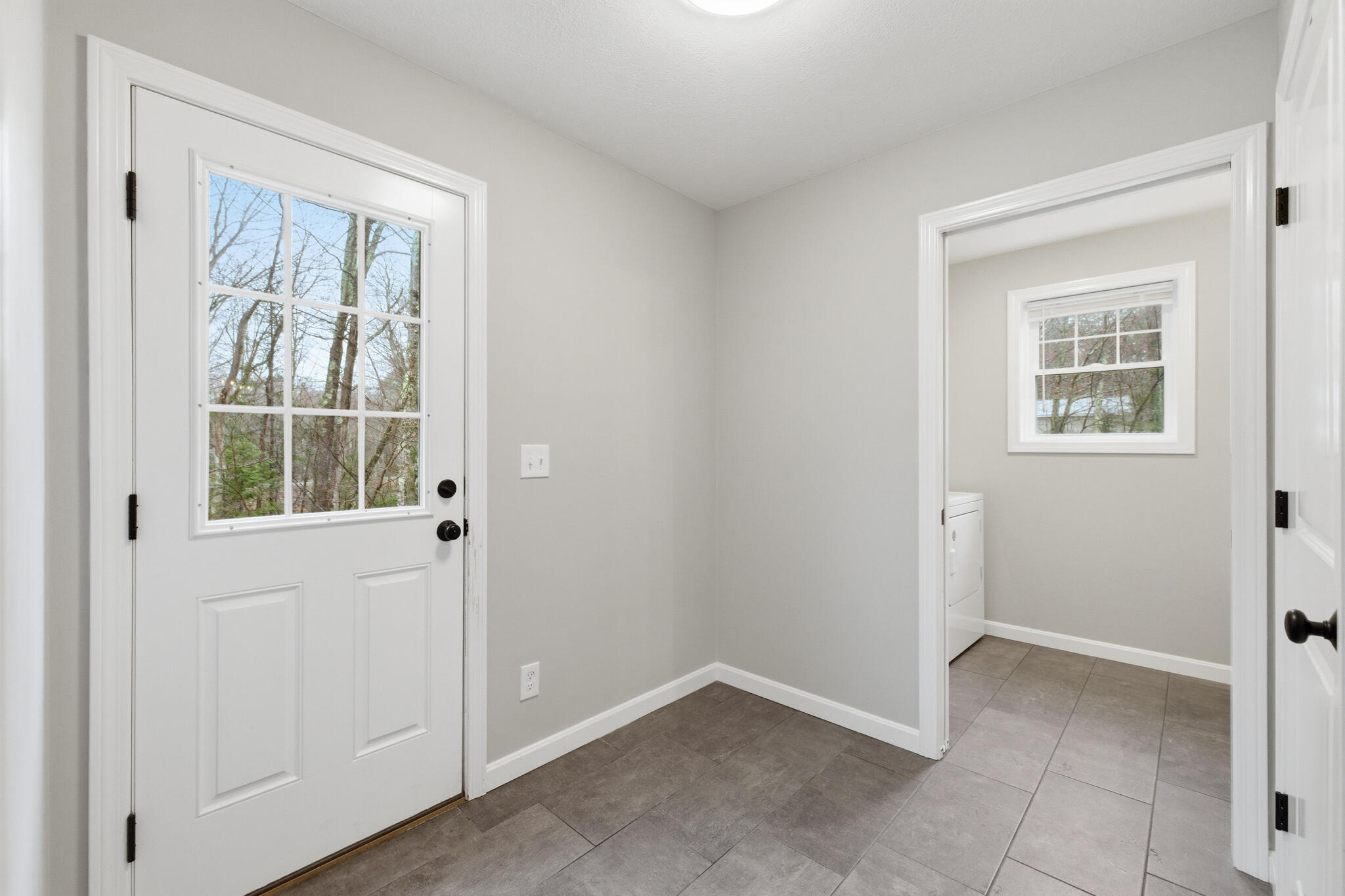 252 Buxton Road Saco, ME 04072 - Photo 4 of 40 Entry from driveway