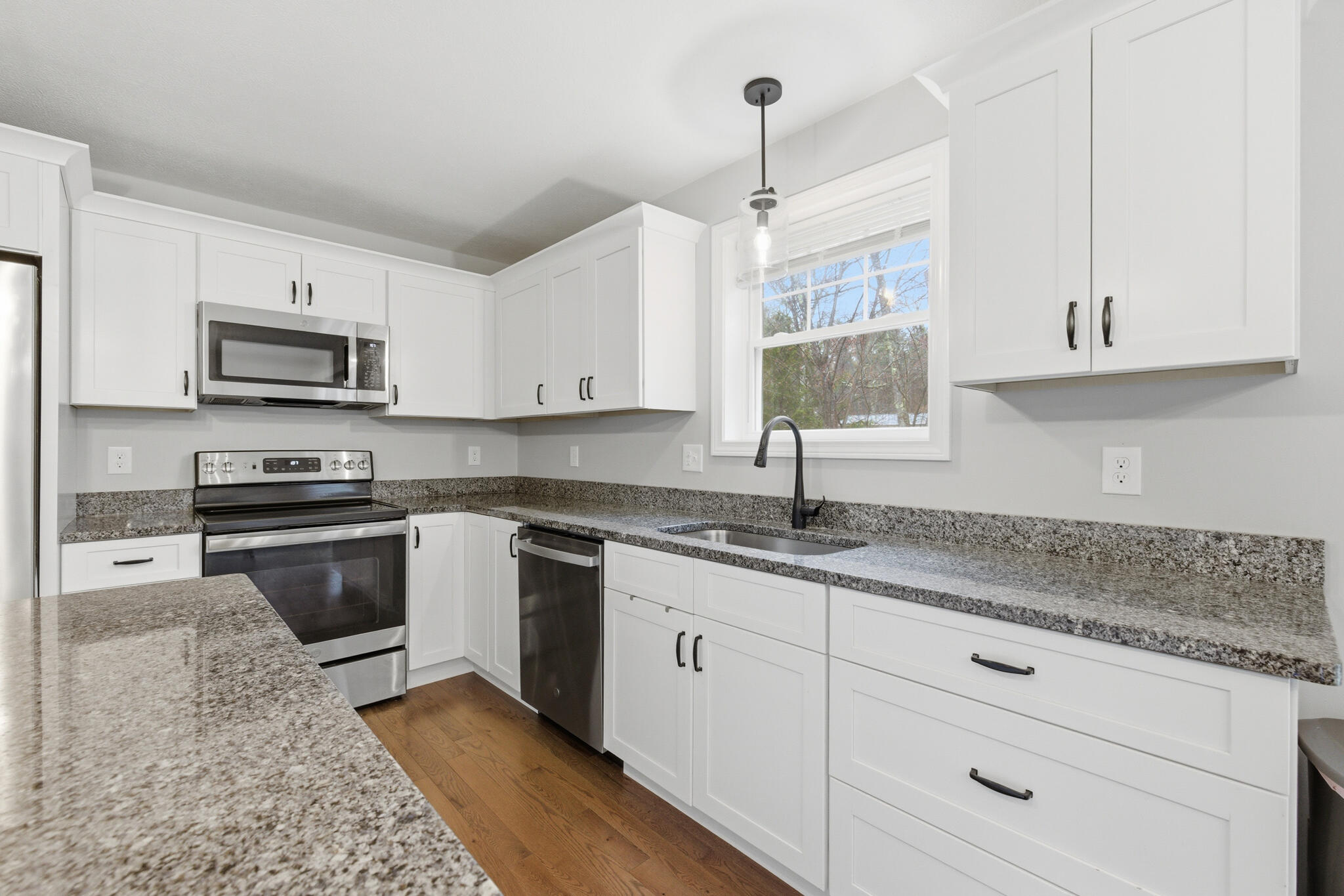252 Buxton Road Saco, ME 04072 - Photo 7 of 40 Kitchen with granite counters