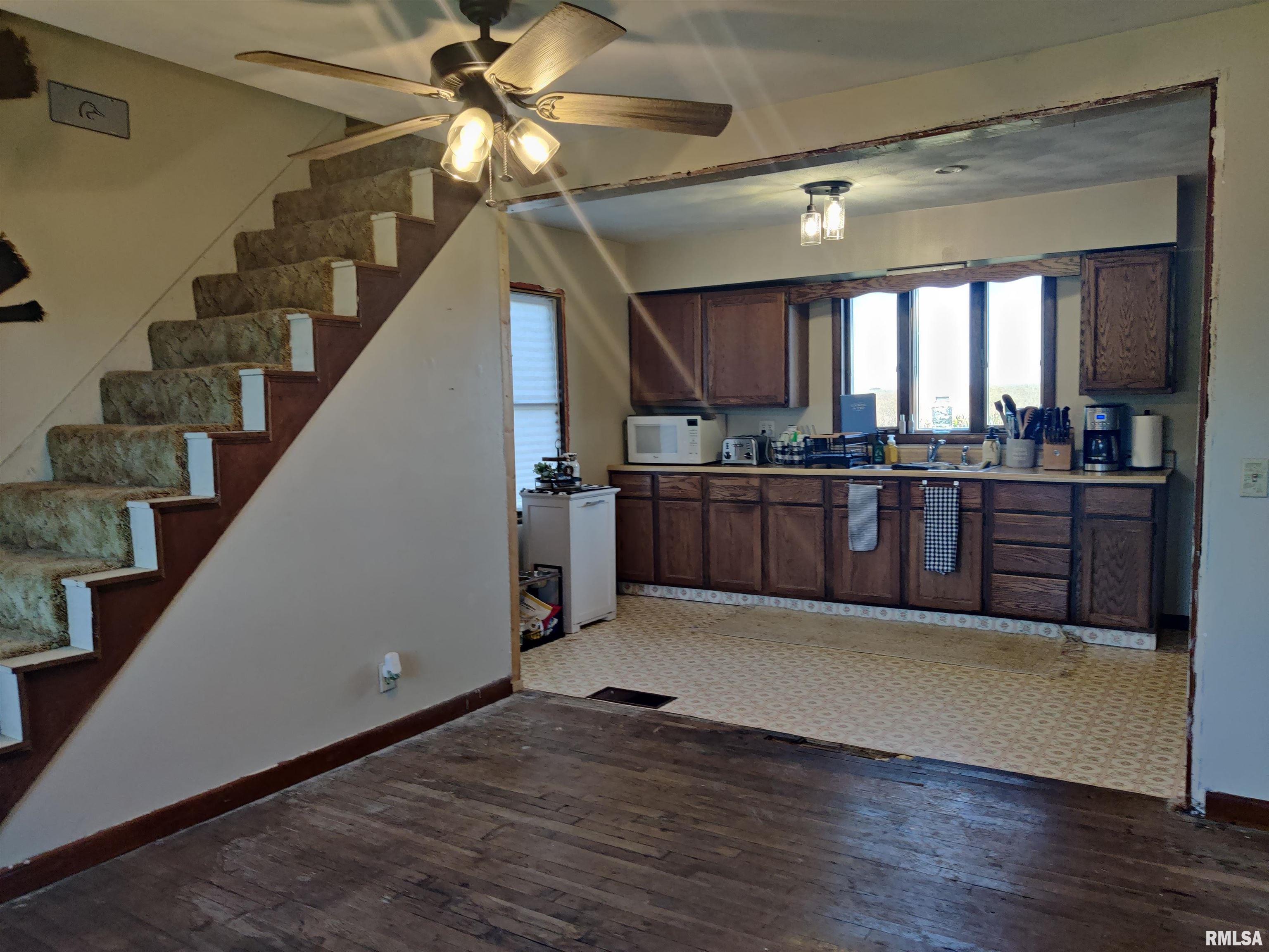 1825 Texas Road Trivoli, IL 61569 - Photo 11 of 20