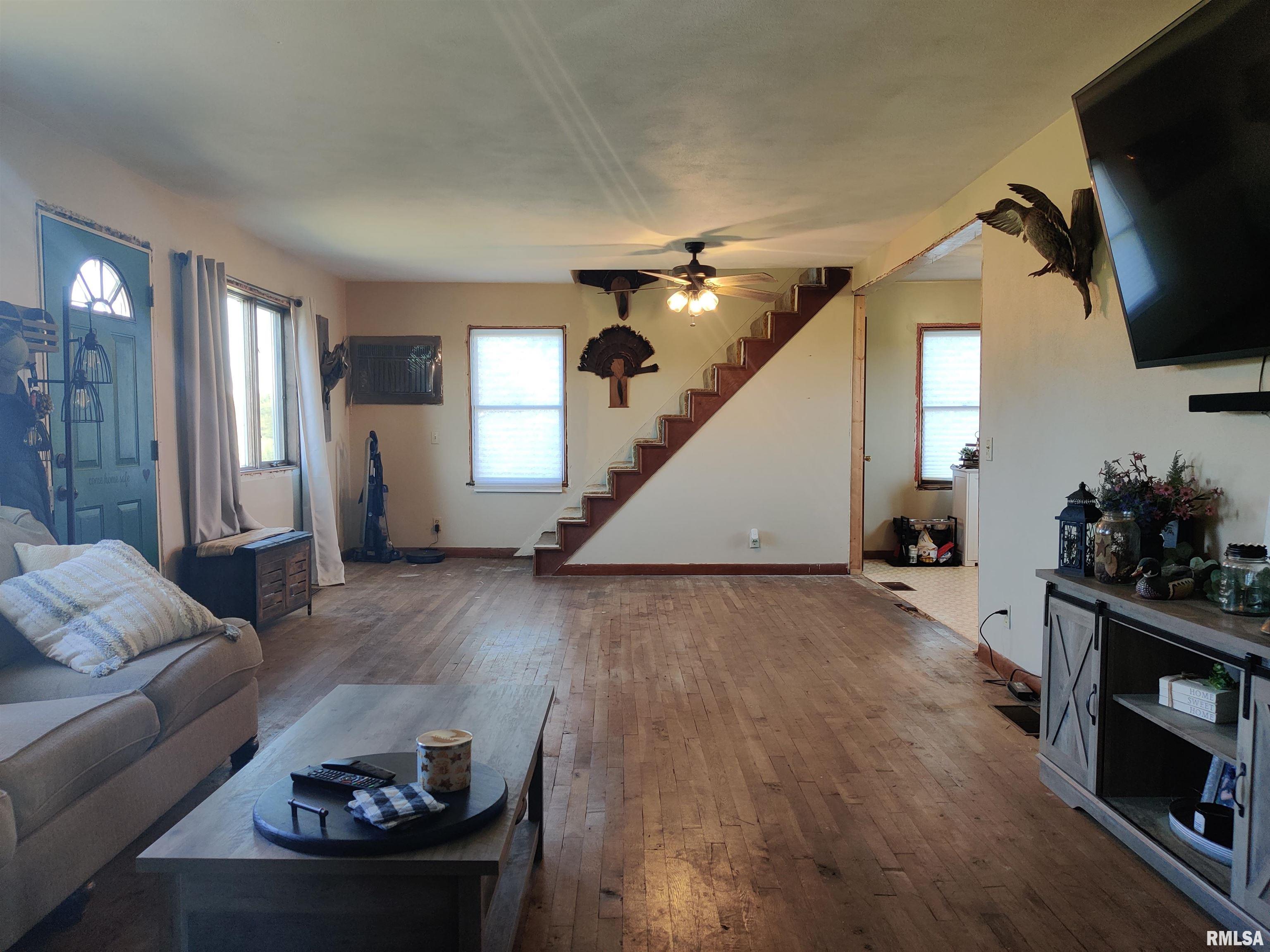 1825 Texas Road Trivoli, IL 61569 - Photo 10 of 20