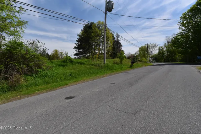 $165,000 | 107 Lakeside Drive, Mayfield, NY 12117