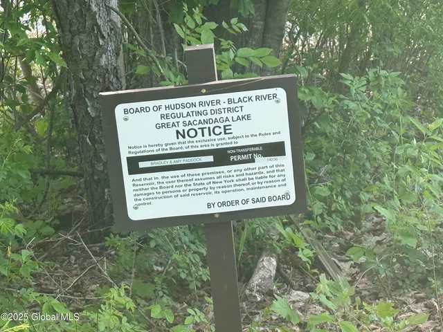 $165,000 | 107 Lakeside Drive, Mayfield, NY 12117