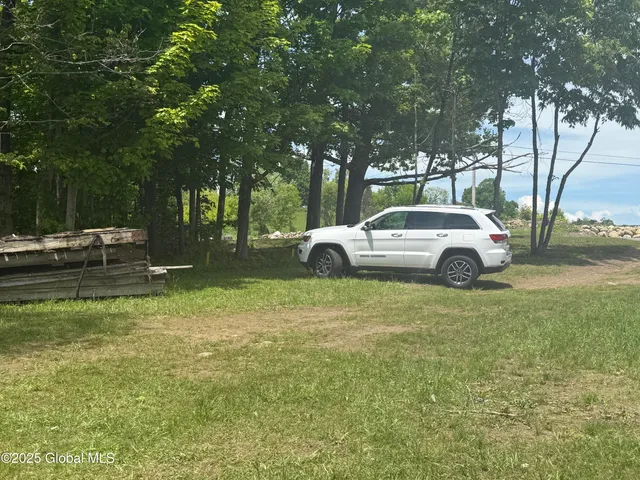 $165,000 | 107 Lakeside Drive, Mayfield, NY 12117