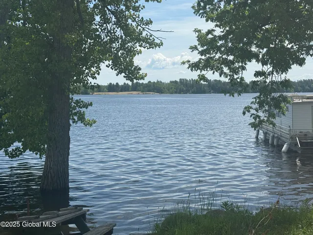 $165,000 | 107 Lakeside Drive, Mayfield, NY 12117