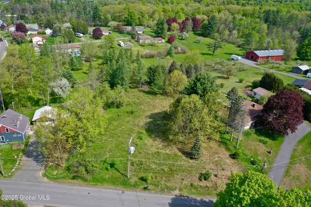 $165,000 | 107 Lakeside Drive, Mayfield, NY 12117