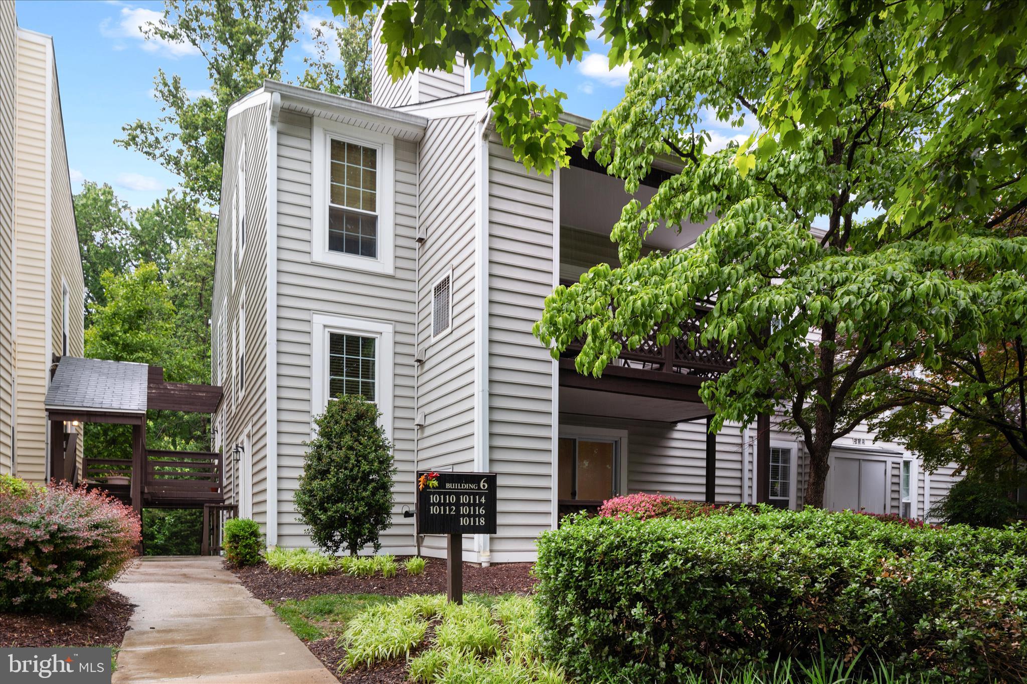1 Bedroom, 1 Bathroom condo in Oakton