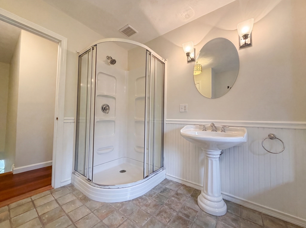 153 High Street Topsfield, MA 01983 - Photo 11 of 36