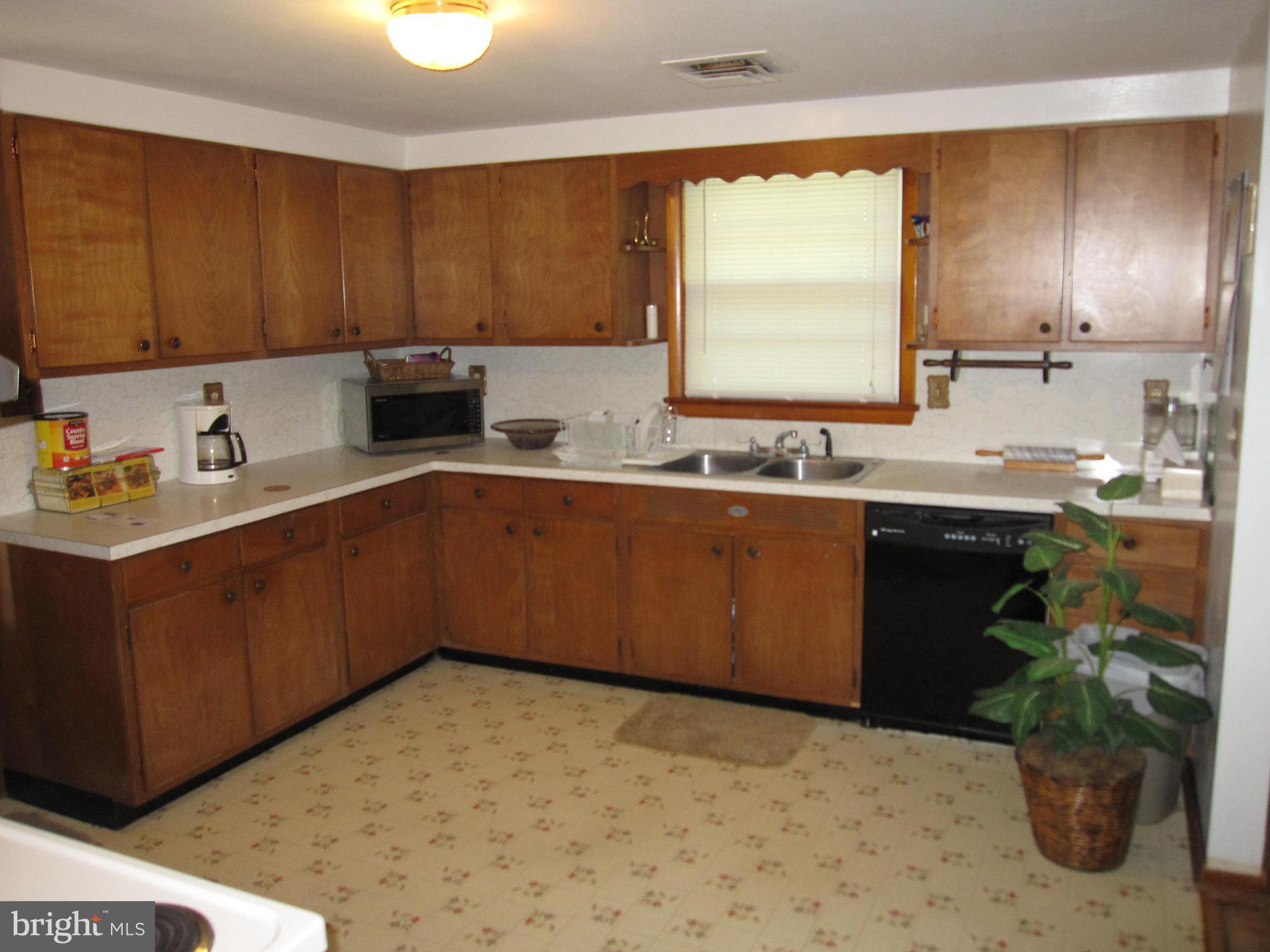 45372 Sypher Road California, MD 20619 - Photo 17 of 30 Kitchen - Country