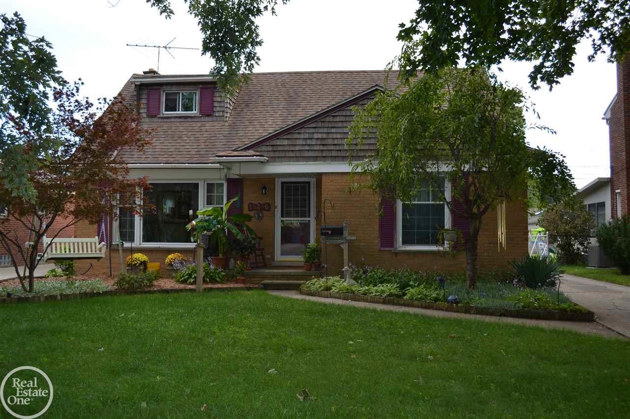 18316 Spring Court South Fraser, MI 48026 - Photo 1 of 29