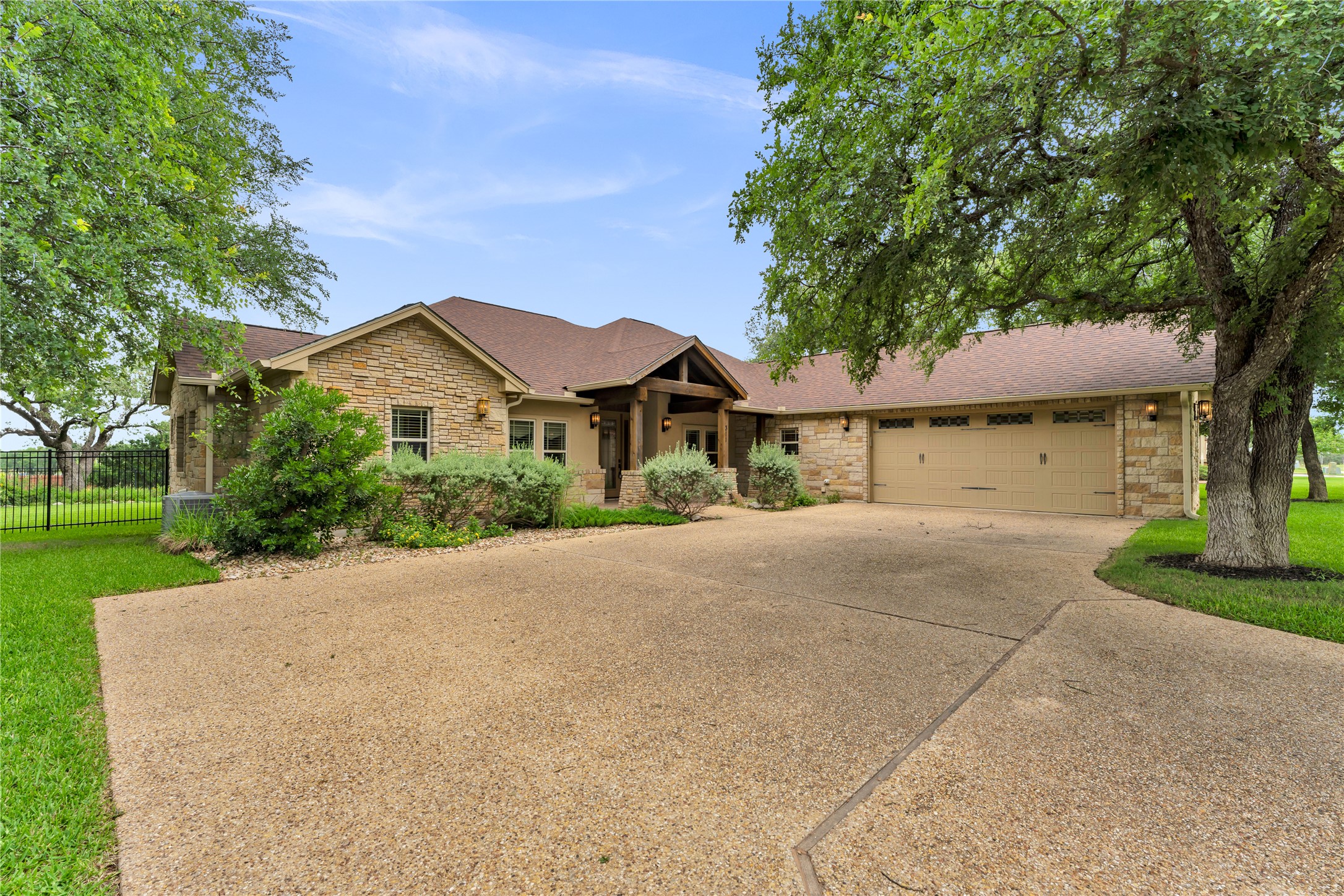 311 Yellow Ribbon Trail Burnet, TX 78611 - Photo 2 of 38