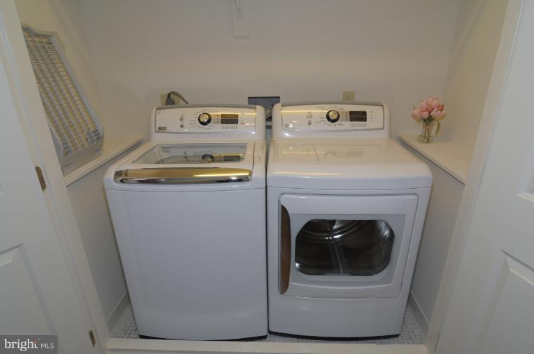 2600 North Glebe Road Arlington, VA 22207 - Photo 21 of 23 Washer/Dryer on bedroom level