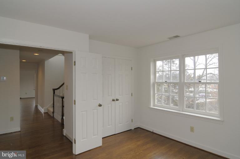 2600 North Glebe Road Arlington, VA 22207 - Photo 4 of 23 Third Bedroom
