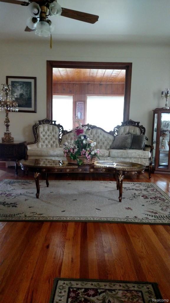25442 Wick Road Taylor, MI 48180 - Photo 9 of 15 WICK SOFA SHOT LVG RM.jpg