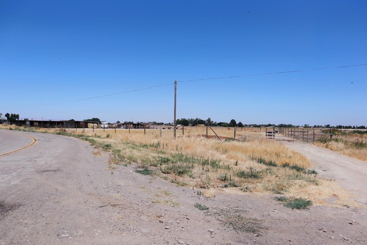 19218 Middle Road Los Banos, CA 93635 - Photo 5 of 30 Gallery Image 5