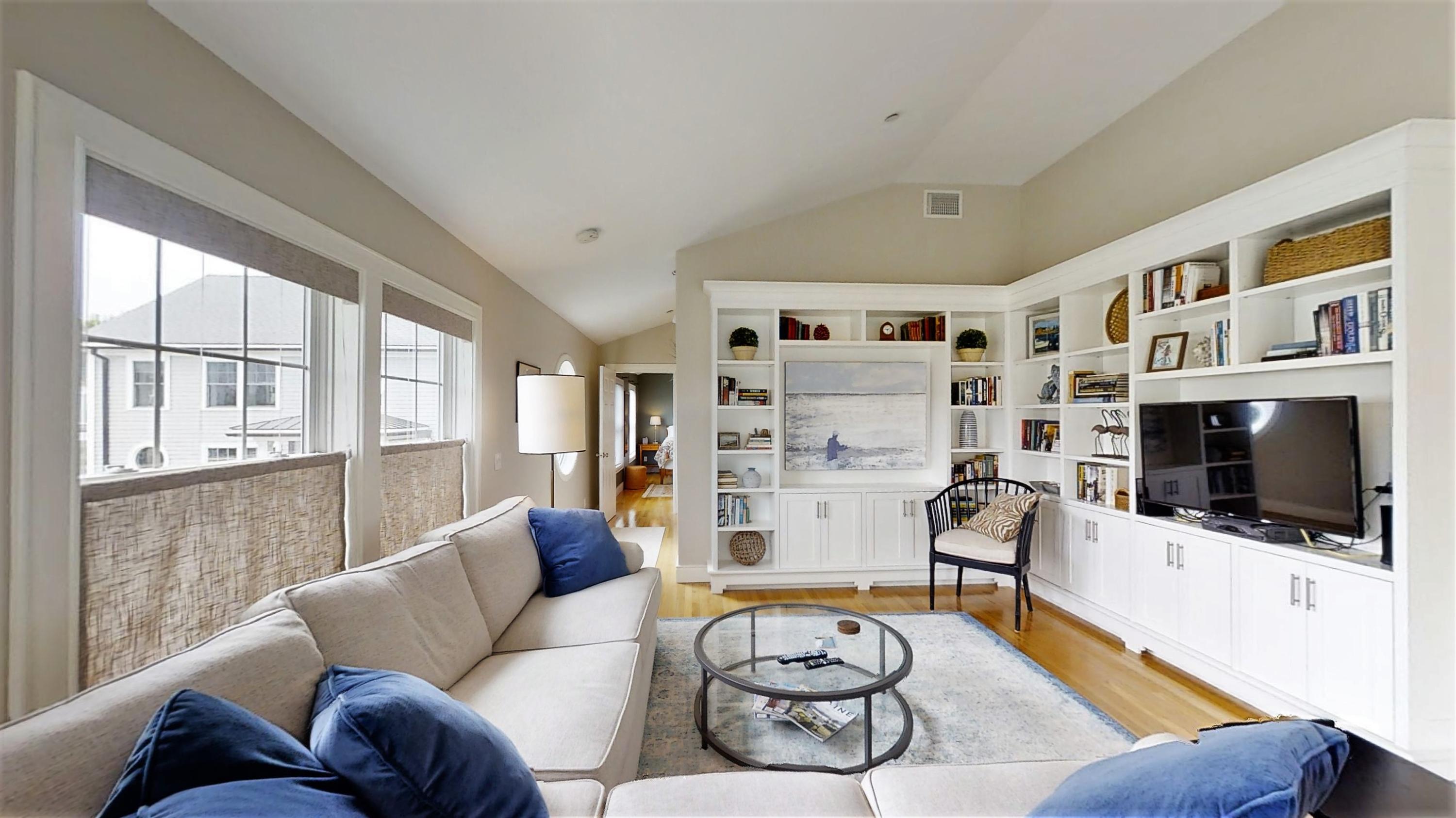 236 Eastern Promenade, Unit B5 Portland, ME 04101 - Photo 23 of 75 236-Eastern-Promenade-5-Portland-ME-0623