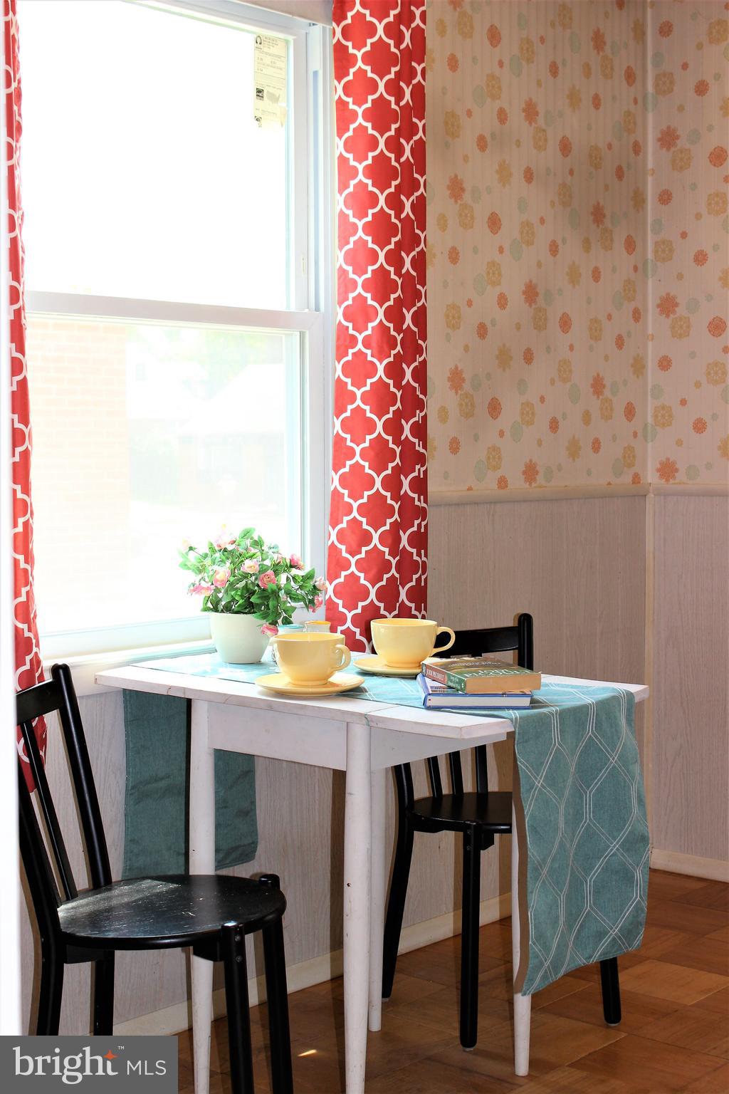 725 Silver Creek Road Baltimore, MD 21208 - Photo 11 of 41 Dining room
