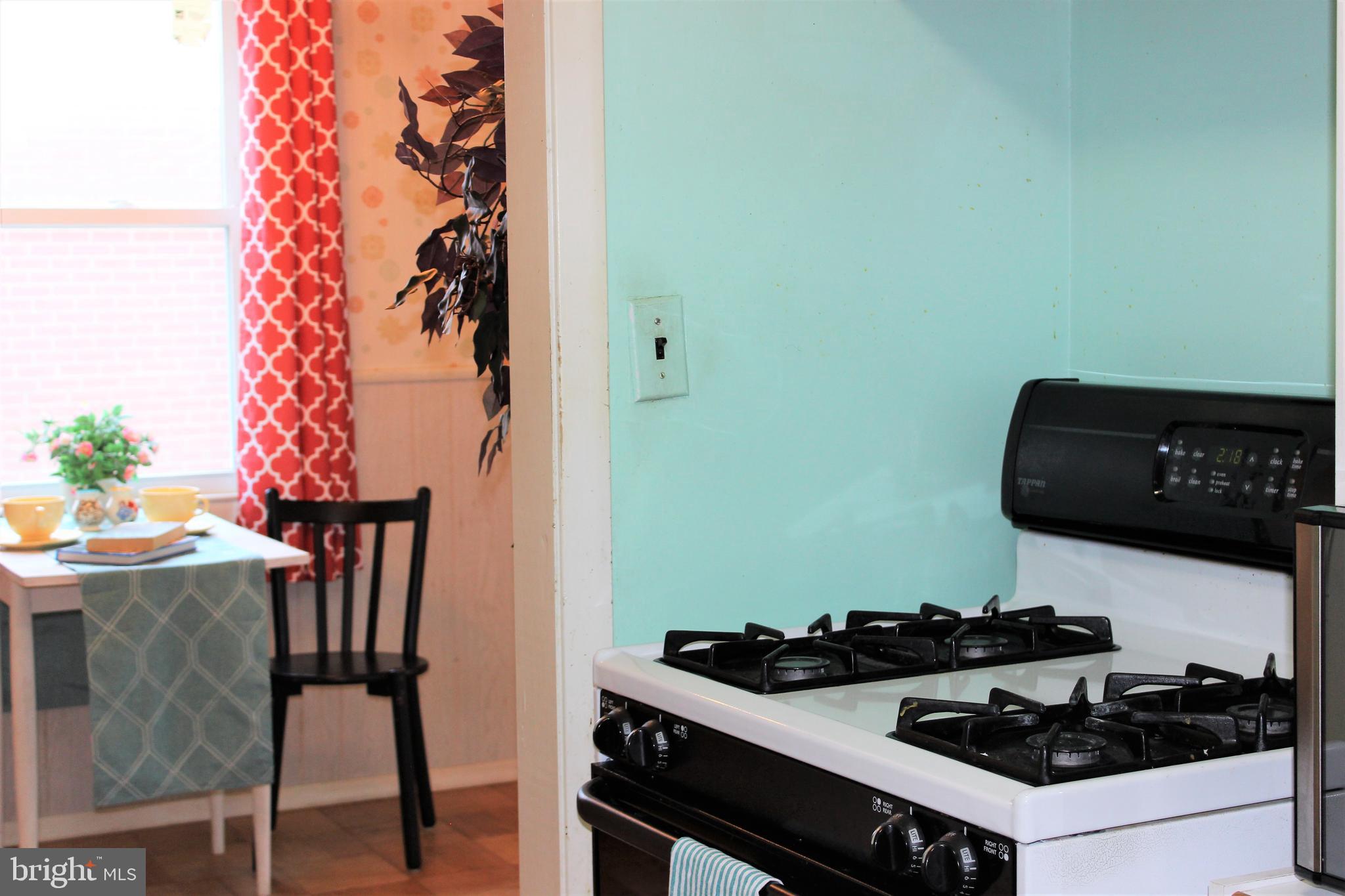 725 Silver Creek Road Baltimore, MD 21208 - Photo 13 of 41 Kitchen