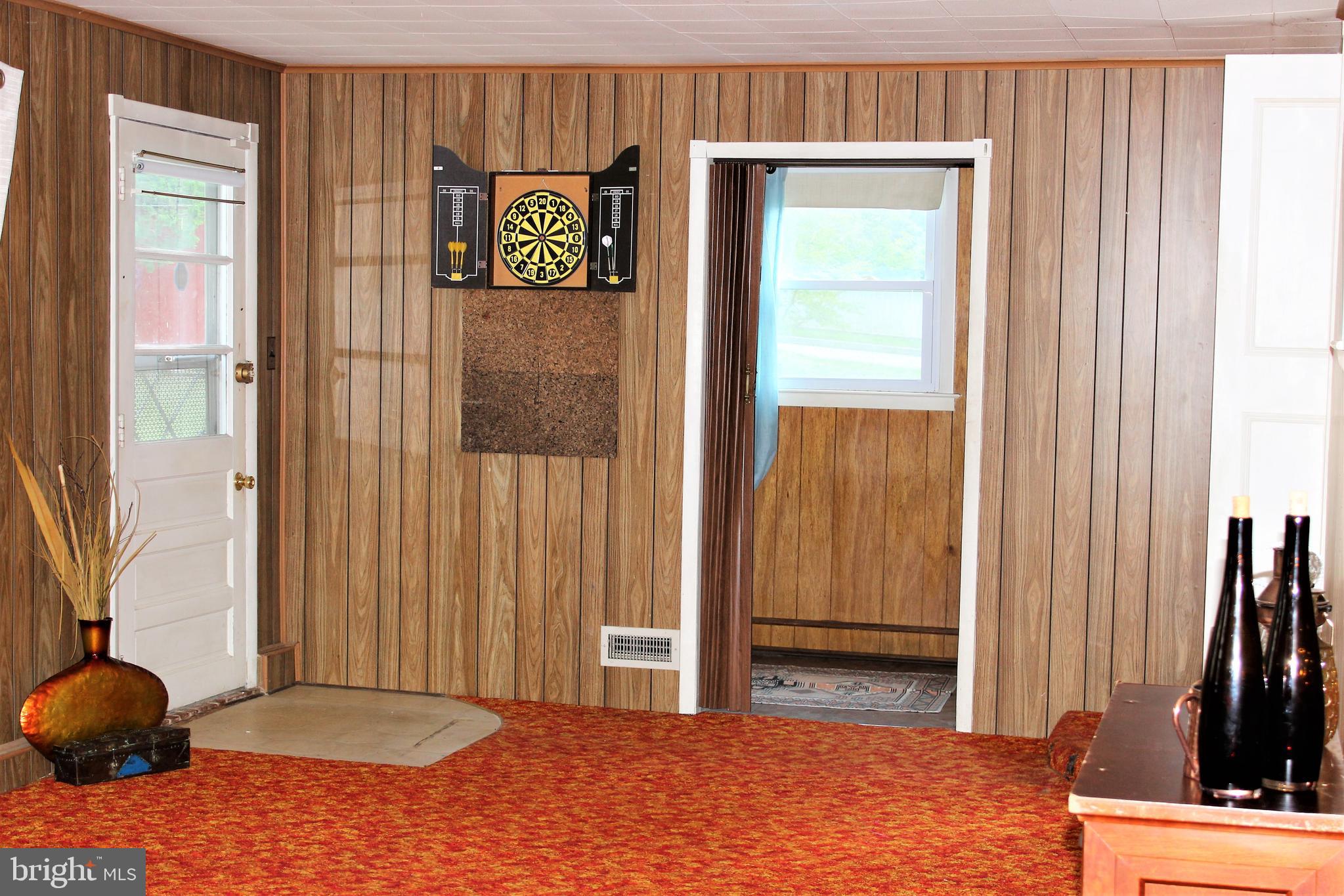 725 Silver Creek Road Baltimore, MD 21208 - Photo 15 of 41 Family room