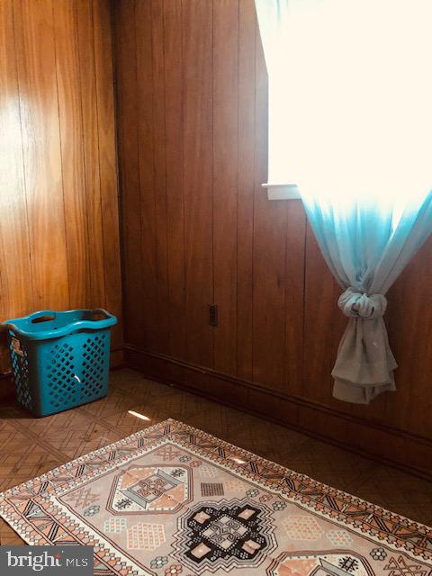 725 Silver Creek Road Baltimore, MD 21208 - Photo 20 of 41 Laundry room