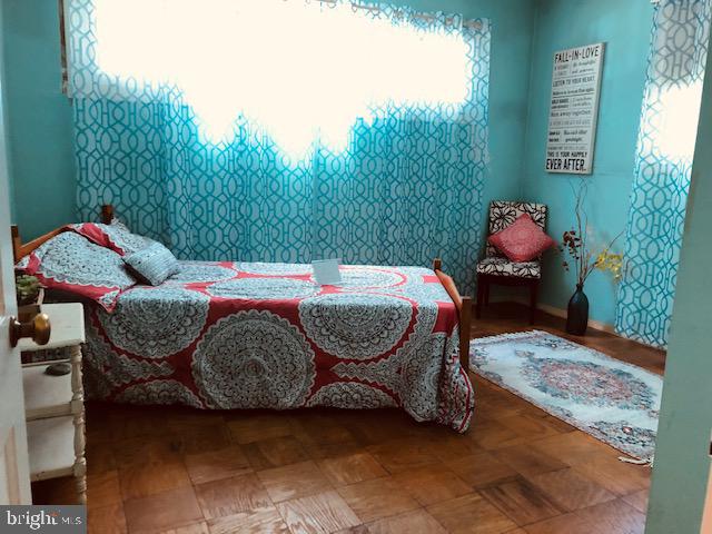 725 Silver Creek Road Baltimore, MD 21208 - Photo 24 of 41 Main level Bedroom 1